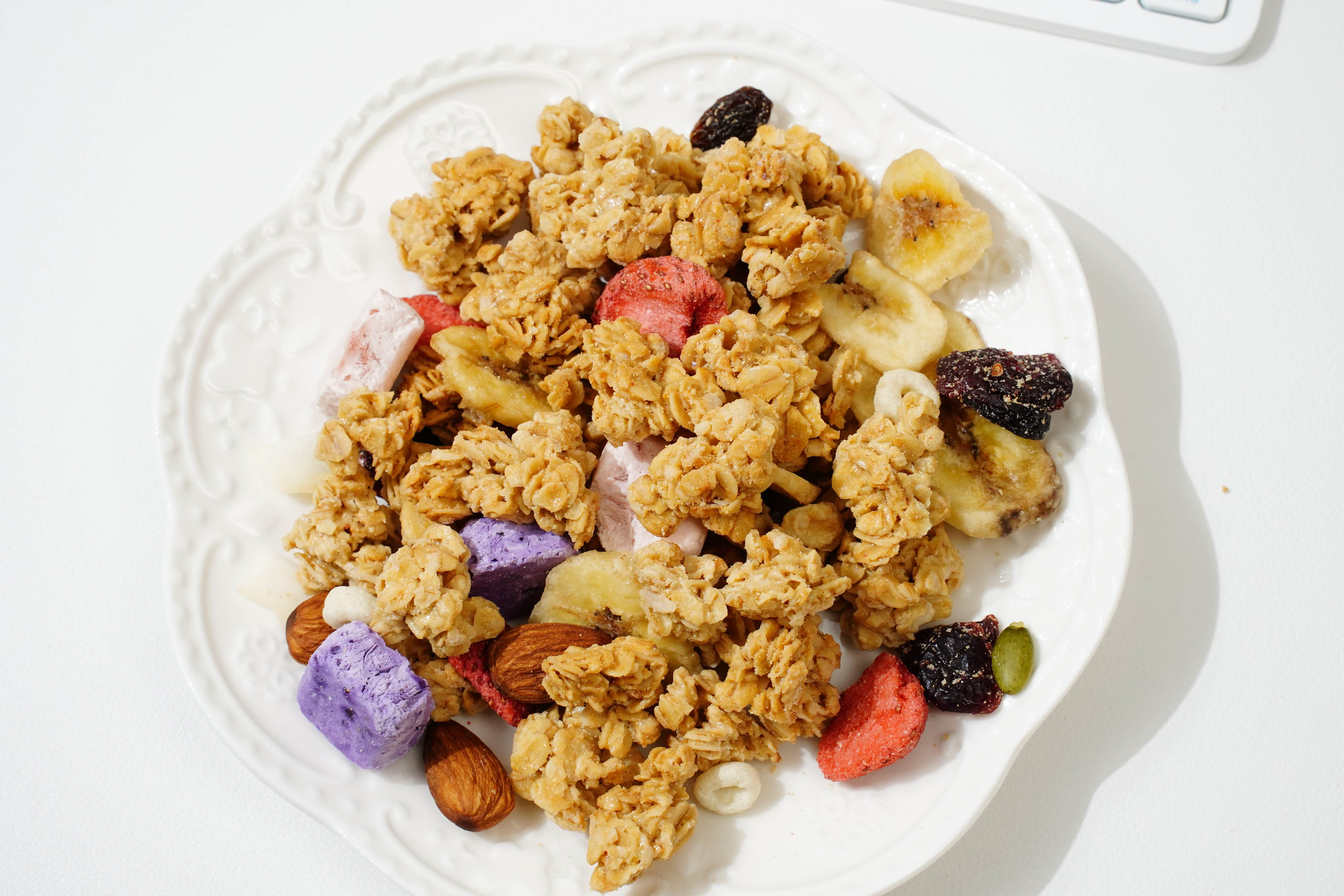 Yogurt & Strawberry Crunchy Oat Clusters
