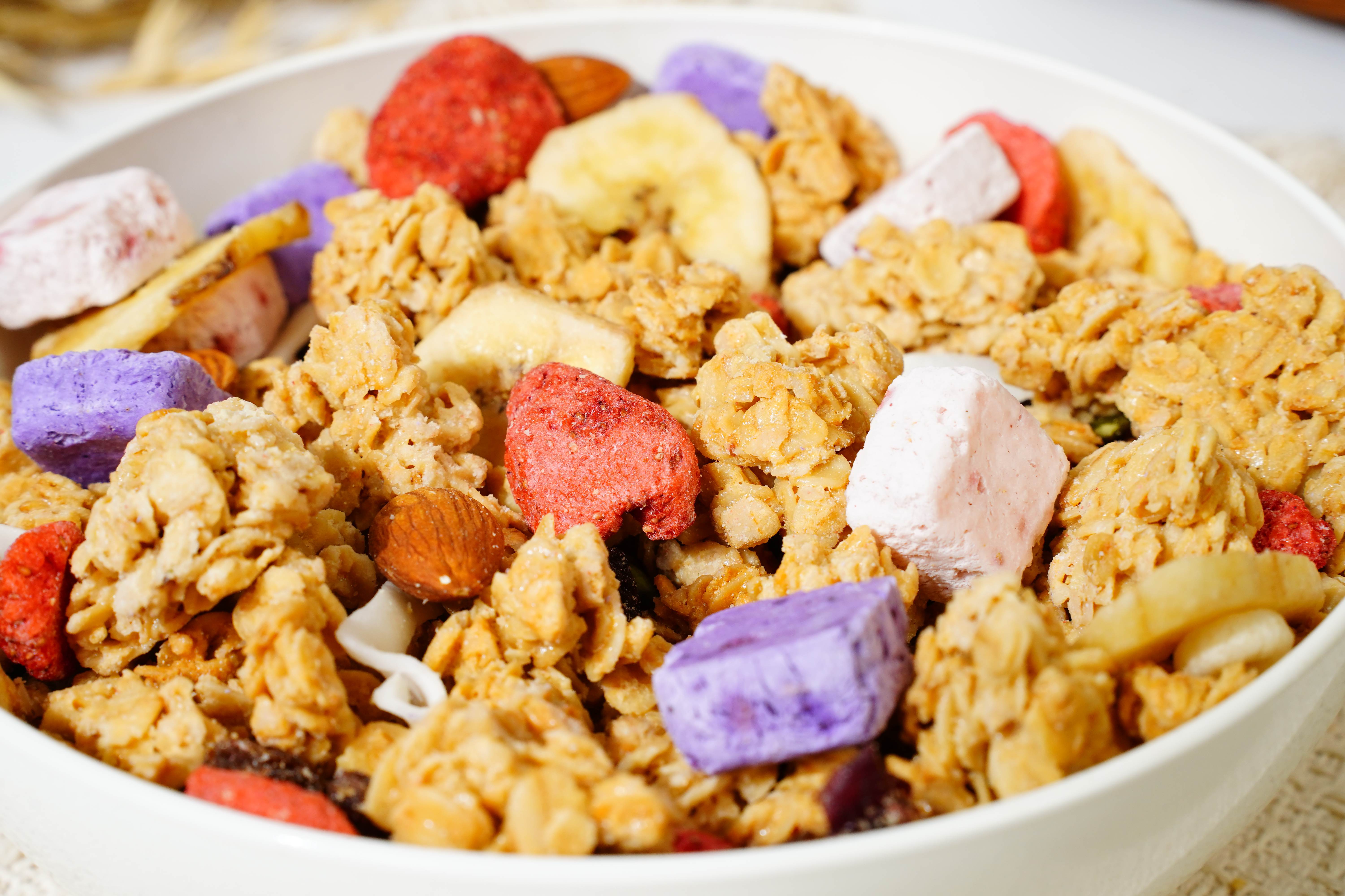 Yogurt & Strawberry Crunchy Oat Clusters