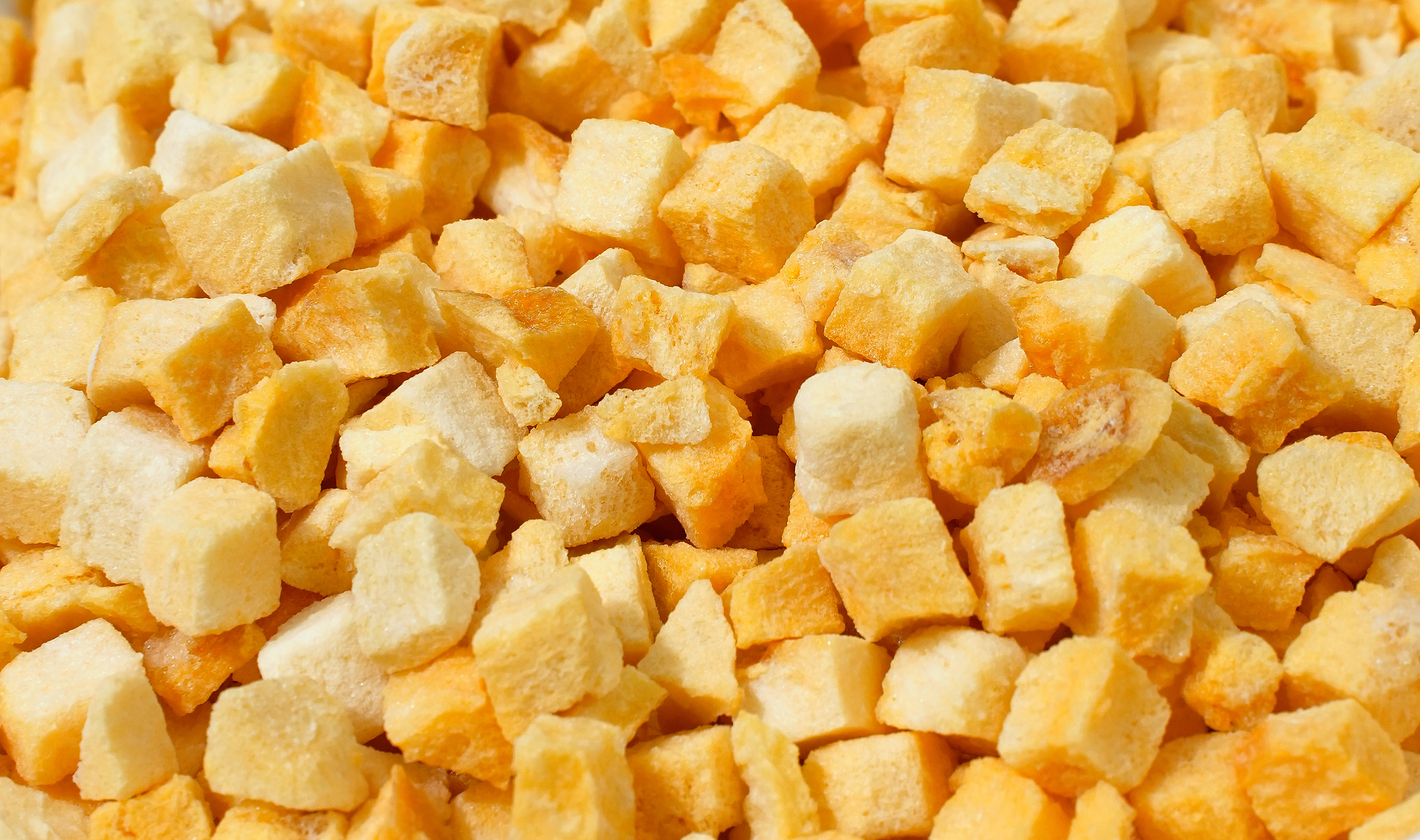 Freeze-Dried Yellow Peach Dices