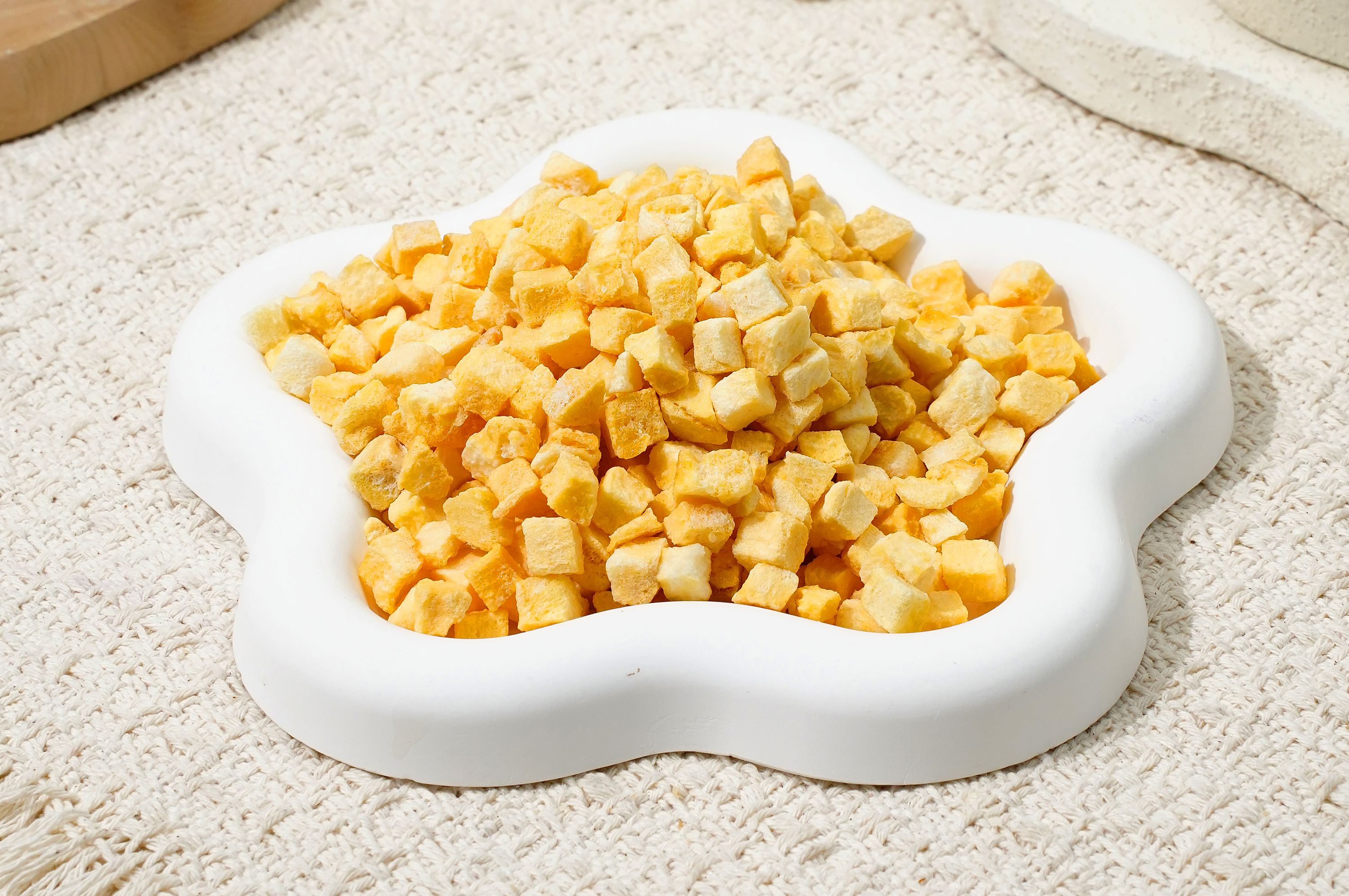 Freeze-Dried Yellow Peach Dices