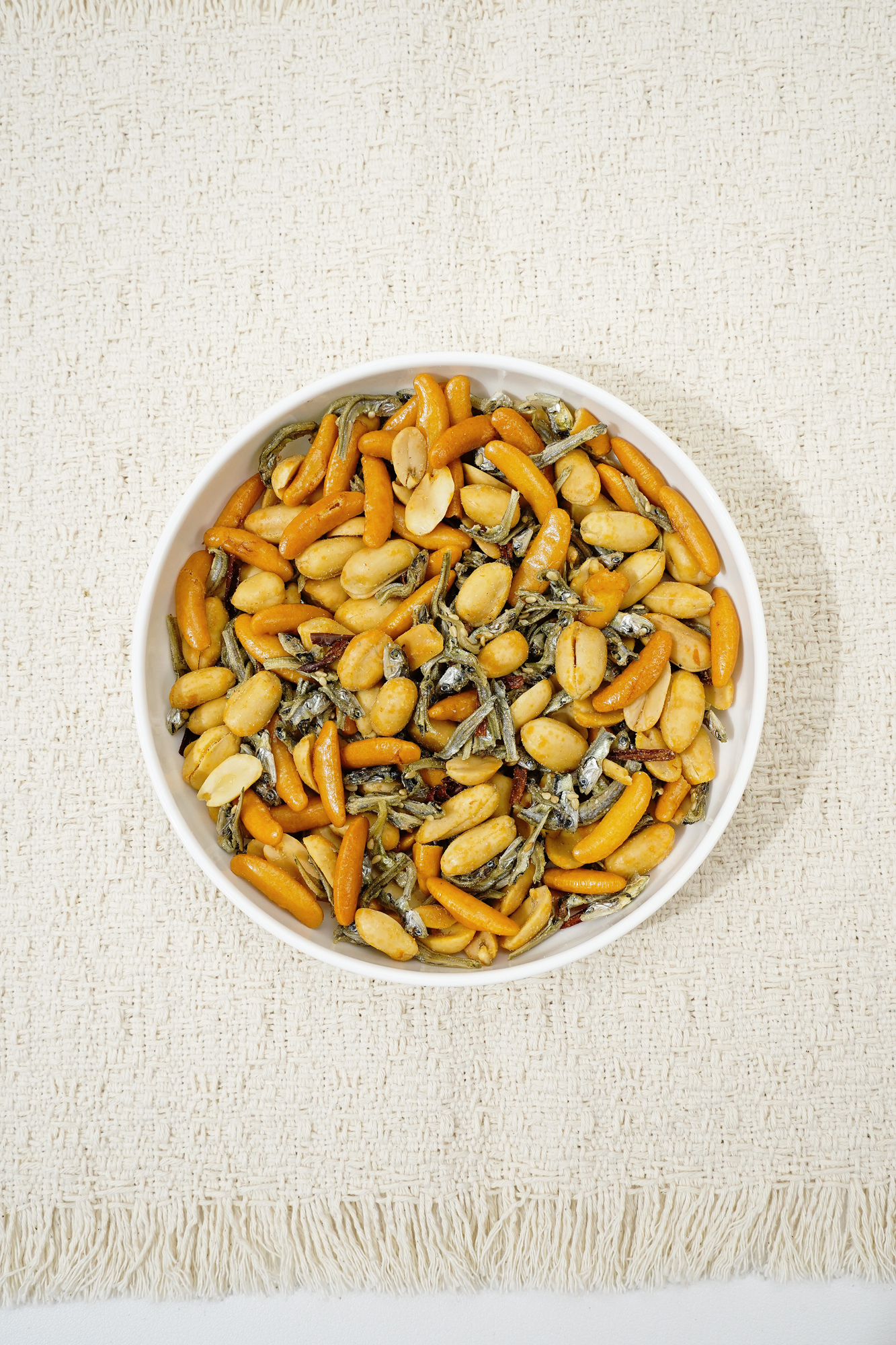 Spicy Peanut & Rice Crunch with Anchovy
